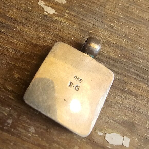 Pendant - Picture 2 of 3